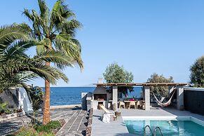 Damma Beachfront Luxury Villa