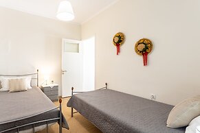 Sunset Serenity - Kardamili Seaside Getaway