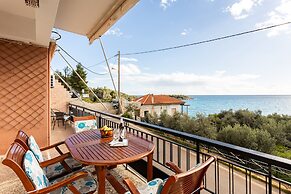 Sunset Serenity - Kardamili Seaside Getaway