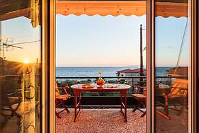 Sunset Serenity - Kardamili Seaside Getaway