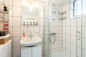 Sunset Serenity - Kardamili Seaside Getaway