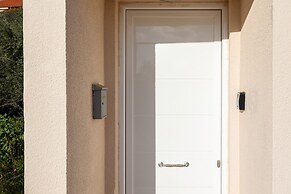 Sunset Serenity - Kardamili Seaside Getaway