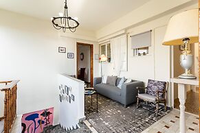 Sunset Serenity - Kardamili Seaside Getaway