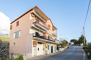 Sunset Serenity - Kardamili Seaside Getaway