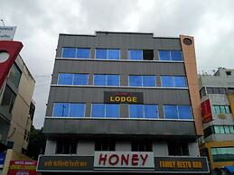 Hotel Honey Lodging