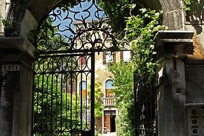 Testa - WR Apartments