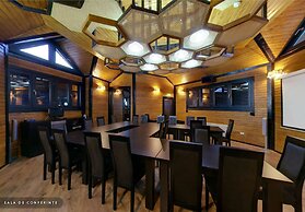 Hillden Lodge & Restaurant