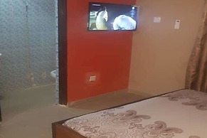 Momak 6 Hotel & Suites