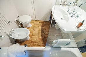 Portico - WR Apartments