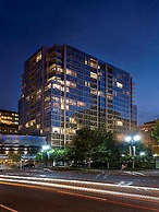 Bluebird Suites near National Airport