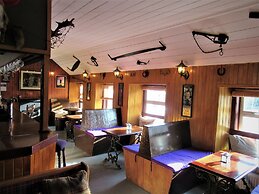 Invershin Hotel Bunkhouse & Bar