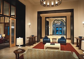 Bluebird Suites in Crystal City