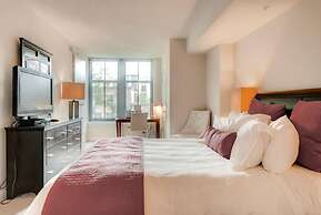 Bluebird Suites in Crystal City