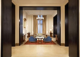 Bluebird Suites in Crystal City