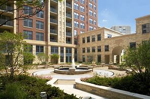 Bluebird Suites in Crystal City