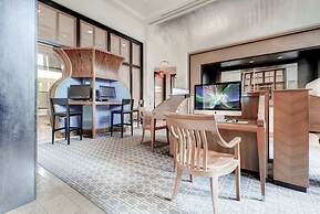 Bluebird Suites in Crystal City