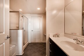 Bluebird Suites in Pentagon City