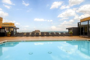 Bluebird Suites in Pentagon City