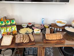 Hrafnavellir Guest House