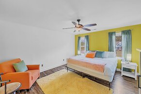 Kernersville Hot Tub  Pool  Arcade Gym Wifi Coffee