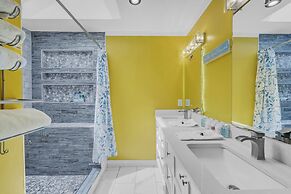 Kernersville Hot Tub  Pool  Arcade Gym Wifi Coffee