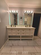 Kernersville Hot Tub  Pool  Arcade Gym Wifi Coffee