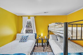 Kernersville Hot Tub  Pool  Arcade Gym Wifi Coffee