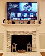 Kernersville Hot Tub  Pool  Arcade Gym Wifi Coffee