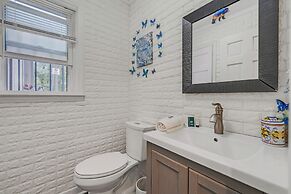 Kernersville Hot Tub  Pool  Arcade Gym Wifi Coffee