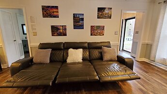 Kernersville Hot Tub  Pool  Arcade Gym Wifi Coffee