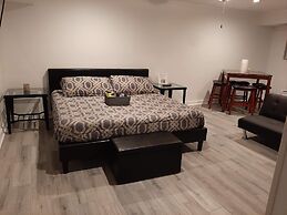 Kernersville Hot Tub  Pool  Arcade Gym Wifi Coffee