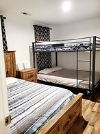 Kernersville Hot Tub  Pool  Arcade Gym Wifi Coffee