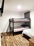 Kernersville Hot Tub  Pool  Arcade Gym Wifi Coffee