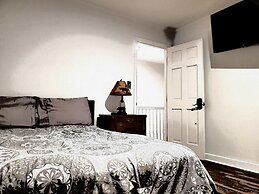 Kernersville Hot Tub  Pool  Arcade Gym Wifi Coffee