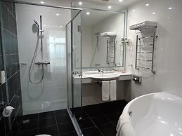 Ramada Hotel & Suites by Wyndham Alabuga