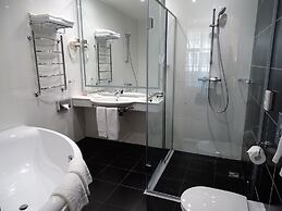 Ramada Hotel & Suites by Wyndham Alabuga