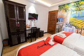 RedDoorz Plus near Ba Chieu Local Market