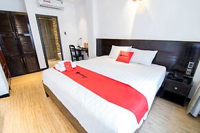 RedDoorz Plus near Ba Chieu Local Market