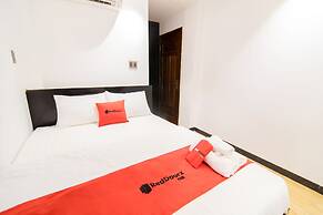 RedDoorz Plus near Ba Chieu Local Market