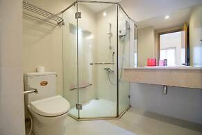 RedDoorz Plus near SECC D7