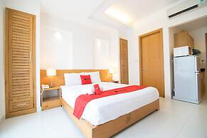 RedDoorz Plus near SECC D7