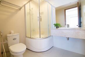 RedDoorz Plus near SECC D7