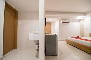 RedDoorz Plus near SECC D7