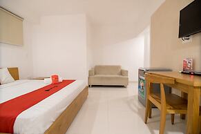 RedDoorz Plus near SECC D7