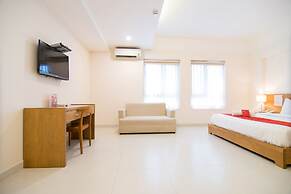 RedDoorz Plus near SECC D7