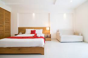 RedDoorz Plus near SECC D7