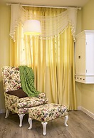 1BR Victorian Apartment River View D7