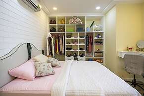 1BR Victorian Apartment River View D7