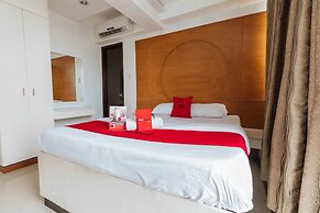 RedDoorz near Bambang Station