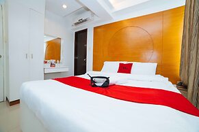 RedDoorz near Bambang Station